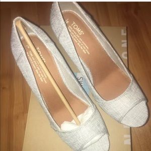 Gray Toms Stella Wedges size 9